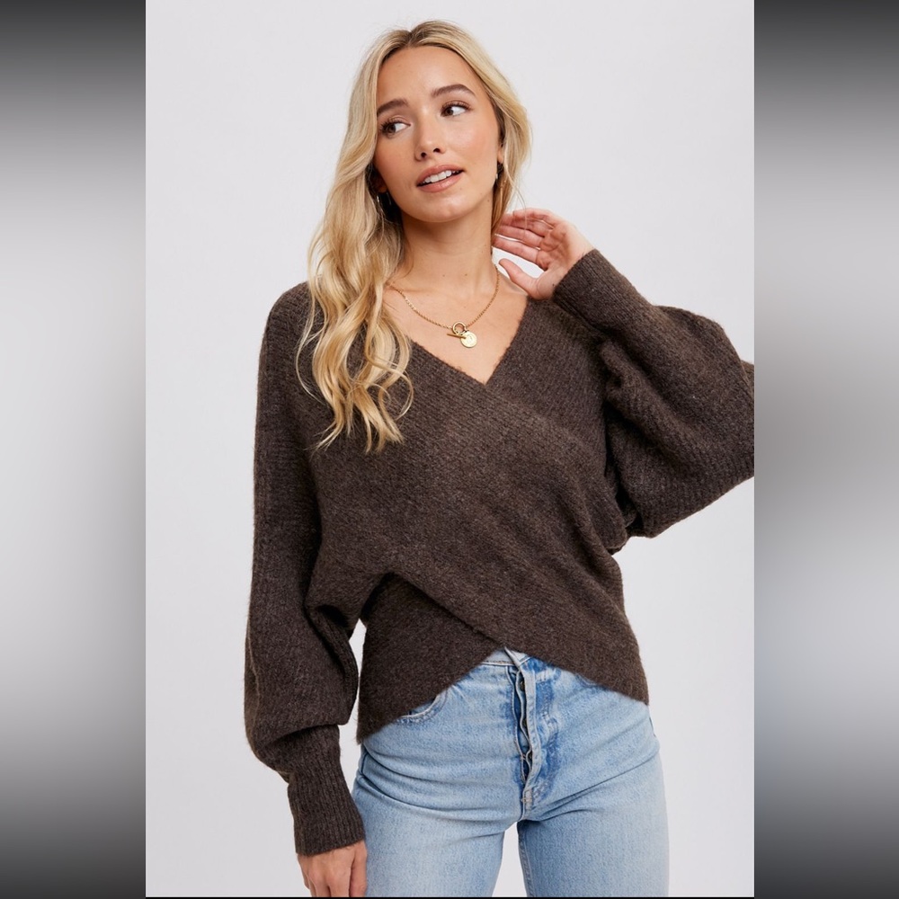 🤎BLUIVY-  Crossover Sweater 🤎